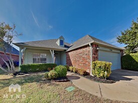 4306 South Tamarack Ave W in Broken Arrow, OK - Building Photo