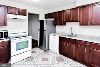 2115 N Anvil Ln in Temple Hills, MD - Building Photo - Building Photo