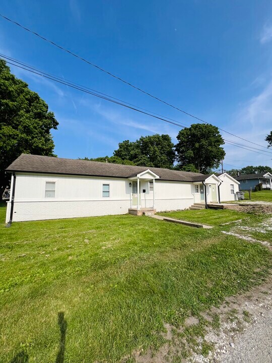127 W Southern Ave in Indianapolis, IN - Building Photo