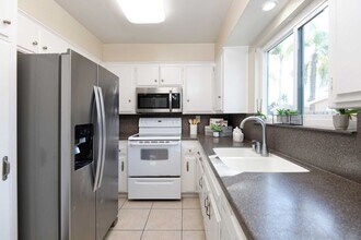 2002 Missouri St, Unit 6 in San Diego, CA - Building Photo - Building Photo