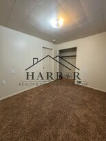 1111 4th St NW in Austin, MN - Building Photo