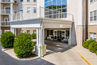 St. Paul Luxury Living Apartments in Nashville, TN - Foto de edificio - Building Photo