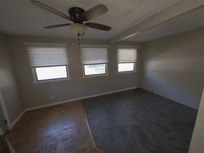 1133 S Park Dr in Temperance, MI - Building Photo - Building Photo