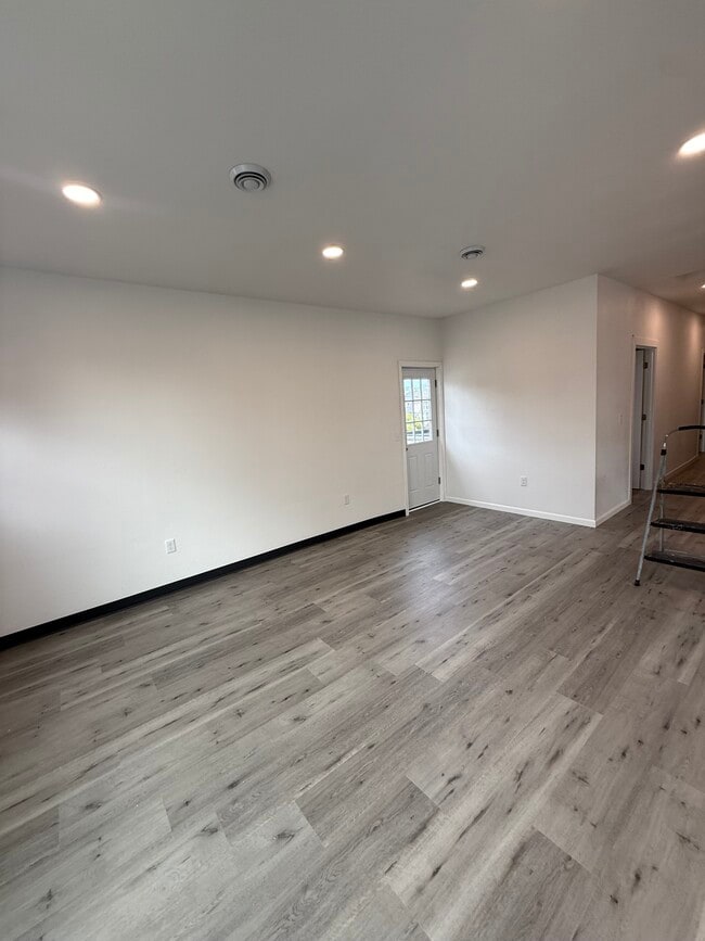 1325 N 8th St, Unit 1325 N. 8 in Sheboygan, WI - Foto de edificio - Building Photo