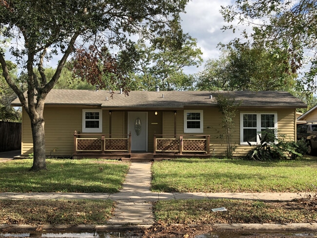 property at 1031 Wilshire Pl