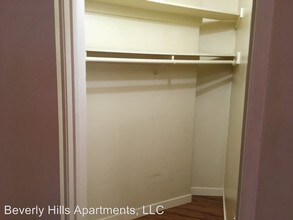 415 N Oakhurst Dr in Beverly Hills, CA - Building Photo - Building Photo