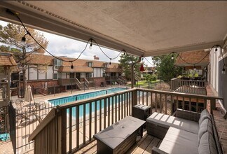 2700 S Holly St in Denver, CO - Building Photo - Building Photo