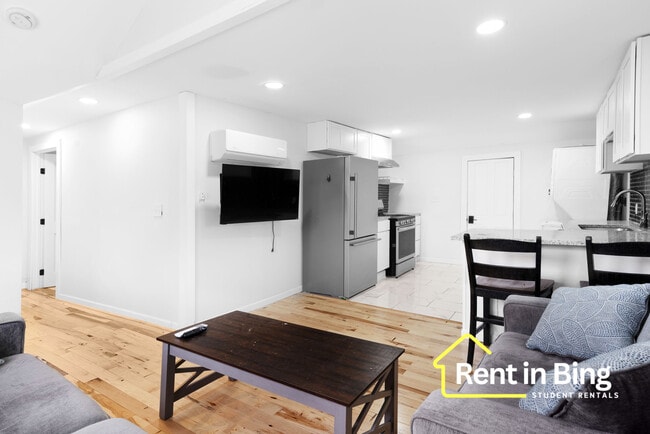 38 Seminary Ave in Binghamton, NY - Foto de edificio - Building Photo