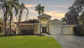 4798 NW 25th Way in Boca Raton, FL - Building Photo
