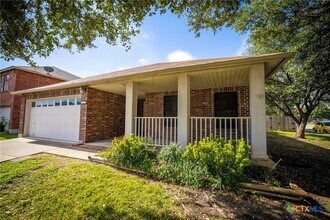 777 Willow Crossing in New Braunfels, TX - Building Photo - Building Photo