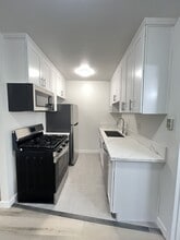 12706 Venice Blvd in Los Angeles, CA - Foto de edificio - Building Photo