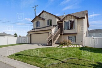 1526 N Coach Dr in Spokane Valley, WA - Building Photo - Building Photo