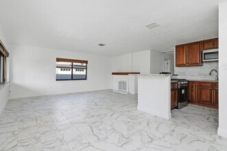 233 SW 21st St in Fort Lauderdale, FL - Building Photo - Building Photo