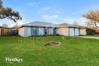 9806 Charmont Rd in La Porte, TX - Building Photo - Building Photo