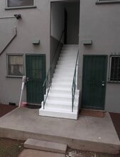 3454 Waverly Dr, Unit Libazi Gardens in Los Angeles, CA - Foto de edificio - Building Photo