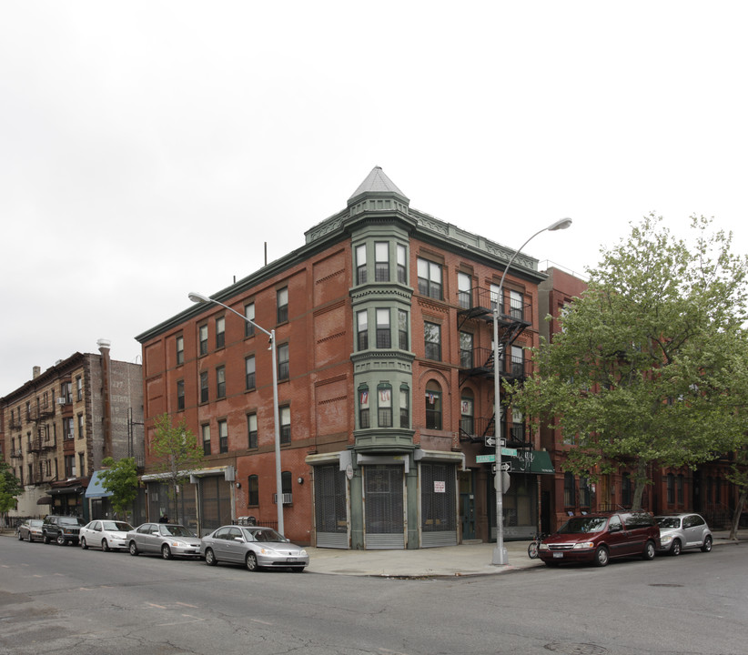 41-43 Clifton Pl in Brooklyn, NY - Building Photo