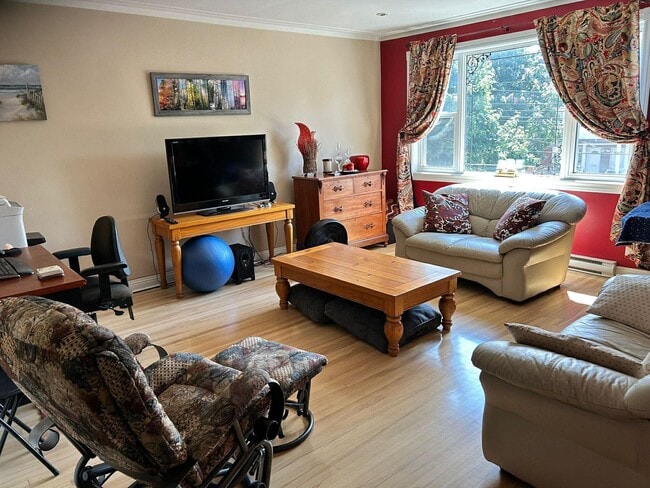 property at 5137 Mariette Av