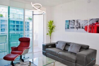 1080 Brickell Ave in Miami, FL - Building Photo - Building Photo