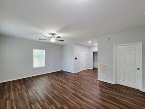 3201 J P Davis Ave in Bay City, TX - Building Photo - Building Photo