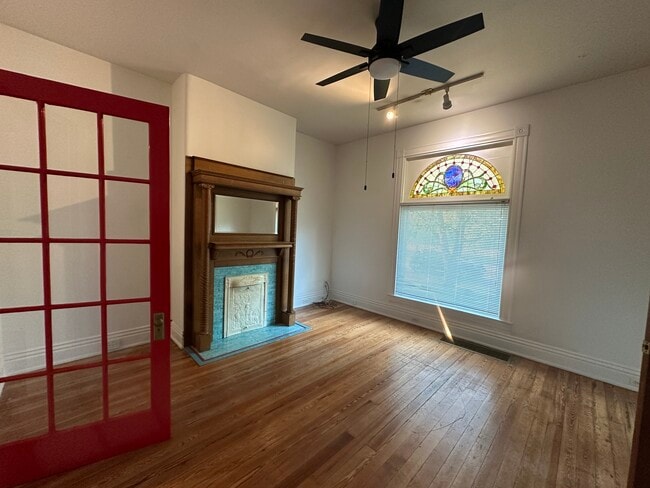 2608 Frankfort Ave, Unit 1st Floor Duplex