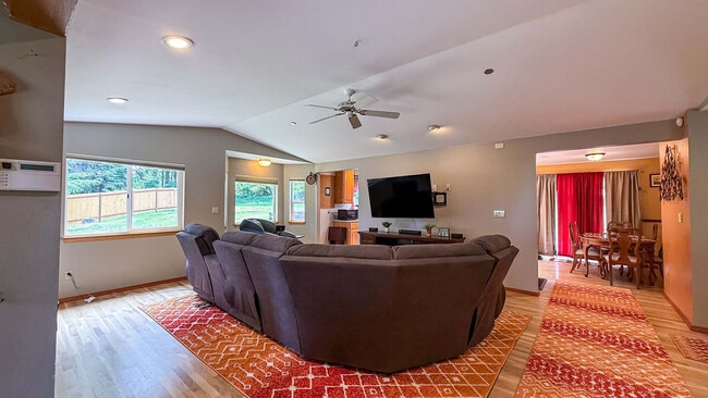 73 Ross Ln in Port Angeles, WA - Building Photo - Building Photo