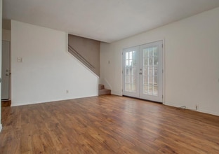 2501 Mission Hill Dr, Unit C in Austin, TX - Foto de edificio - Building Photo