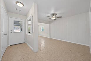 140 Marie St in Shepherd, TX - Building Photo