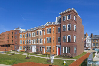 Abingdon Place in Alexandria, VA - Building Photo - Building Photo