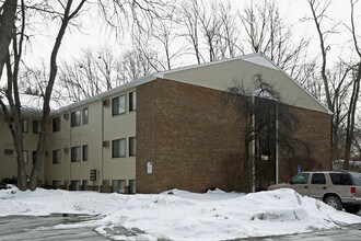 McGregor Meadows Apartments in Toledo, OH - Foto de edificio - Building Photo