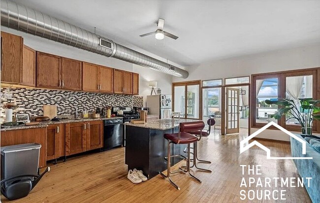 2416 W North Ave, Unit 3R in Chicago, IL - Foto de edificio - Building Photo