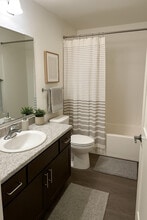 Hope Plaza in Caldwell, ID - Foto de edificio - Building Photo