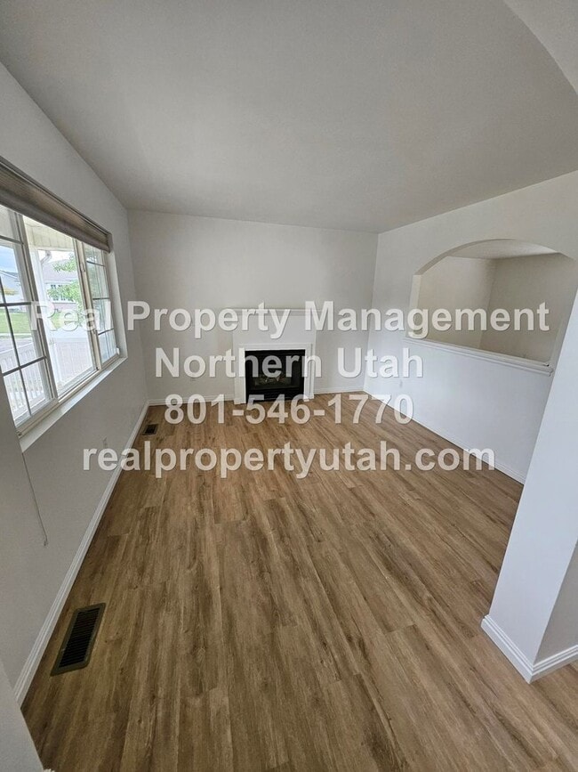 153 E 2400 S in Clearfield, UT - Building Photo - Building Photo