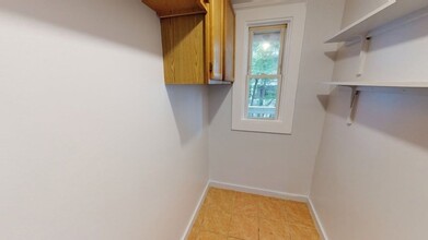 74 Hamilton St, Unit 3 in Boston, MA - Building Photo - Building Photo