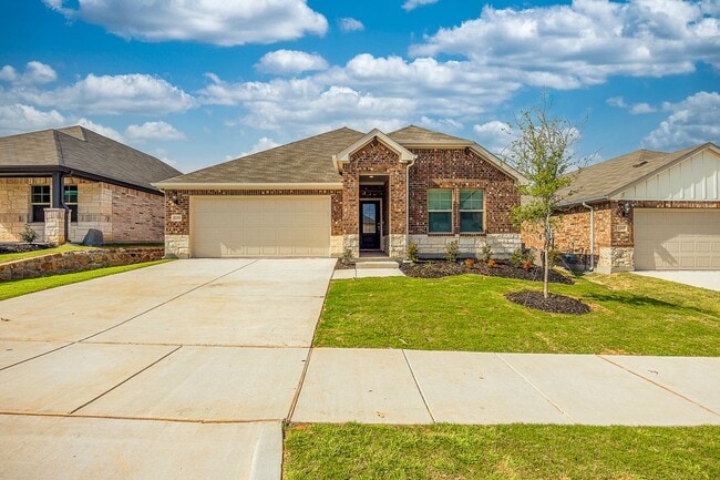 property at 2121 Gustavus Dr