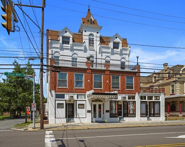 5 E Penn Ave in Wernersville, PA - Foto de edificio - Building Photo