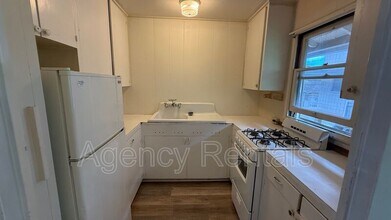 720 Mahiai St in Honolulu, HI - Building Photo - Building Photo