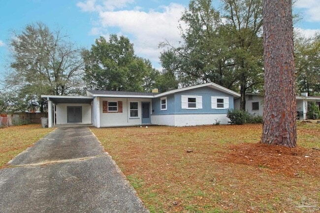 4512 Chantilly Way in Pensacola, FL - Building Photo - Building Photo