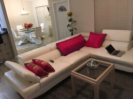 373 Springdale Cir in Palm Springs, FL - Building Photo