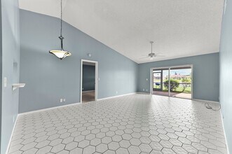 8495 Lakepoint Ct in Wellington, FL - Building Photo - Building Photo