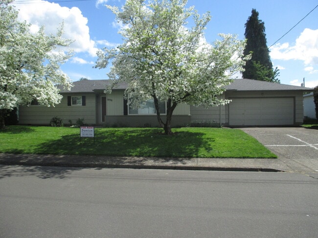 property at 1898 Wiessner Dr NE