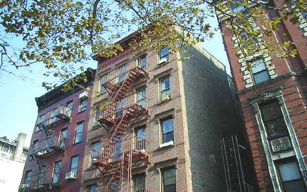 171 Sullivan St in New York, NY - Foto de edificio - Building Photo