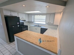 7501 San Moritz Dr in Port Richey, FL - Building Photo - Building Photo