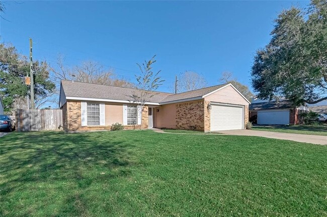 property at 2411 Country Pl Dr