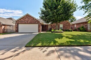 4716 Stag Horn Dr in Yukon, OK - Building Photo