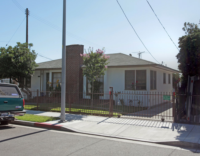 6026 Fishburn Ave in Huntington Park, CA - Building Photo - Building Photo