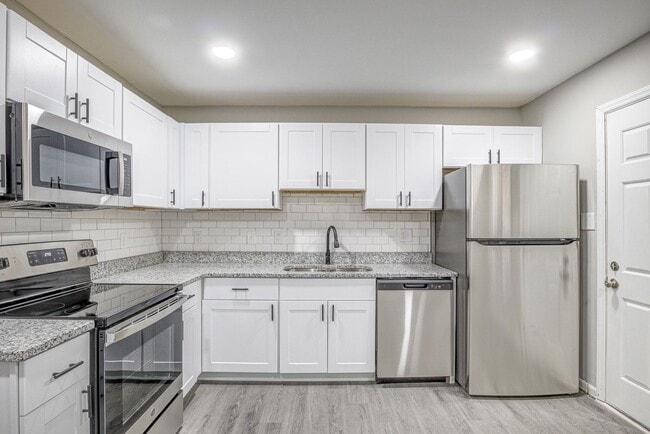 104 Stinson St Ext in Chapel Hill, NC - Building Photo - Building Photo