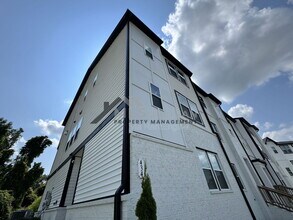 434 Sustainable Wy in Raleigh, NC - Building Photo - Building Photo