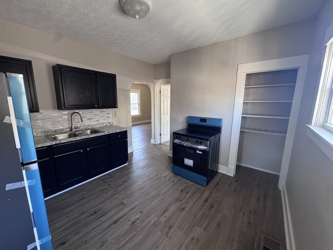 1107 Sale Ave in Louisville, KY - Building Photo - Building Photo