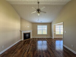 145 Crescent Drive in Raeford, NC - Building Photo - Building Photo
