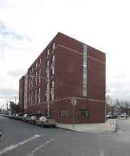 Meadow House in Philadelphia, PA - Foto de edificio - Building Photo